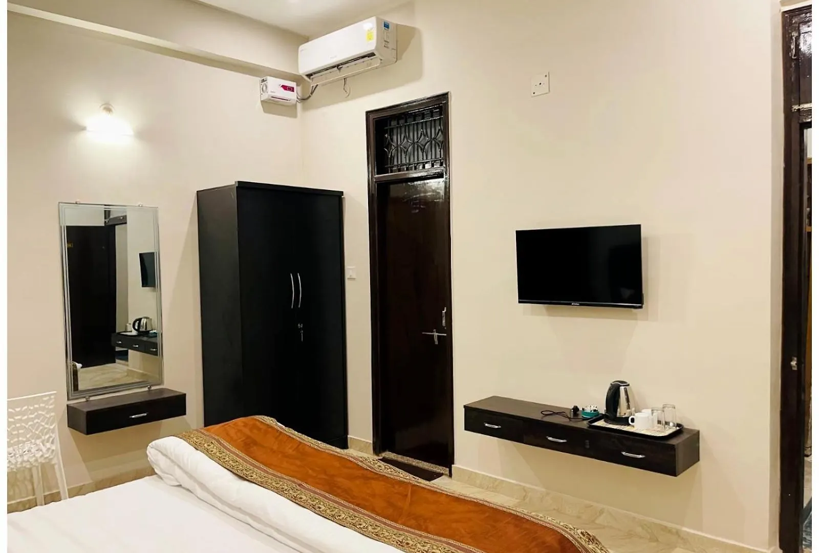 Hotel Banaras# Homestay Near Kashi Viswanath Temple - Premium Homestay In Varanasi